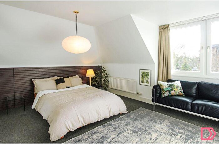 2 Bedroom Flat To Rent In E Gloucester Drive, London, London, N4