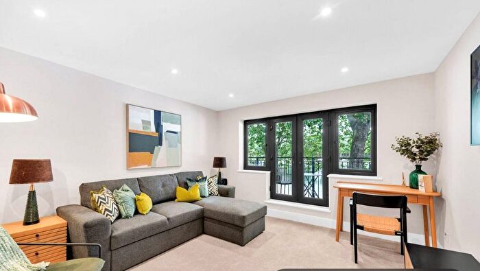 3 Bedroom Terraced House For Sale In Greenland Quay, London, SE16