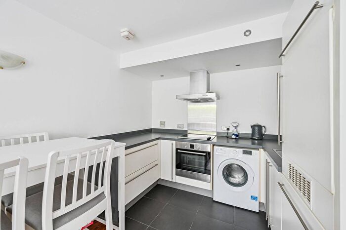 1 Bedroom Flat To Rent In Cadogan Road, Woolwich, London, SE18