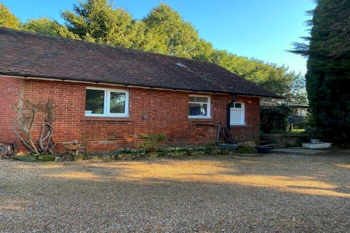 1 Bedroom Bungalow To Rent In Tea Garden Lane, Tunbridge Wells, TN3