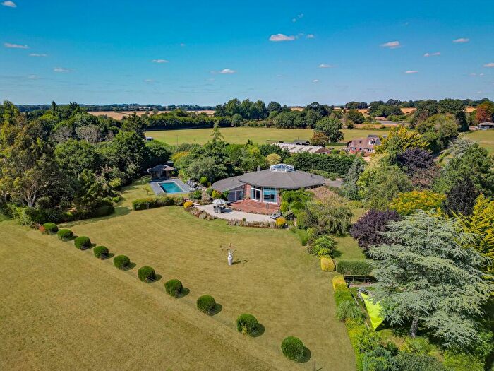 5 Bedroom Detached Bungalow For Sale In Vernon Hill, Bishops Waltham, SO32