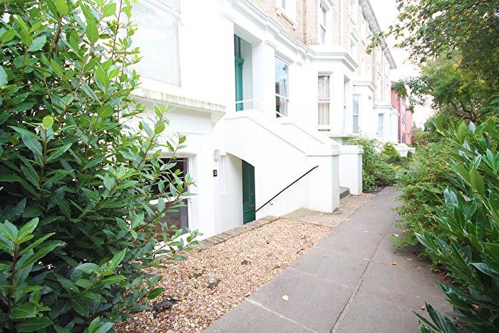 2 Bedroom Apartment For Sale In Surbiton Road, KT1