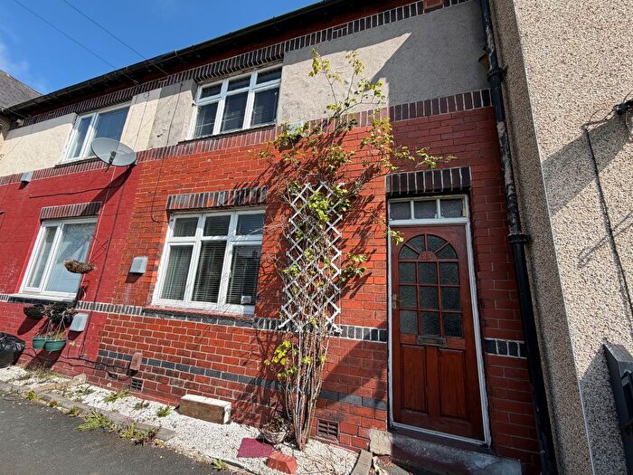 2 Bedroom Terraced House For Sale In Ovenden Way, Halifax, HX3