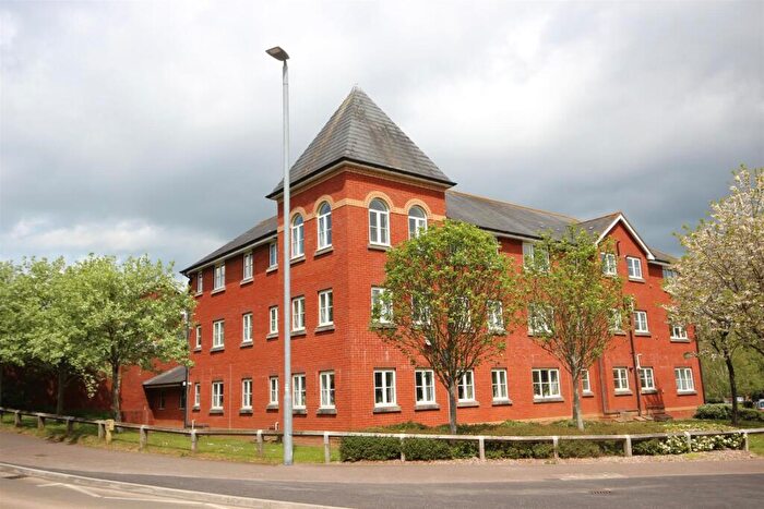 2 Bedroom Flat For Sale In Lewis Crescent, Exeter, EX2