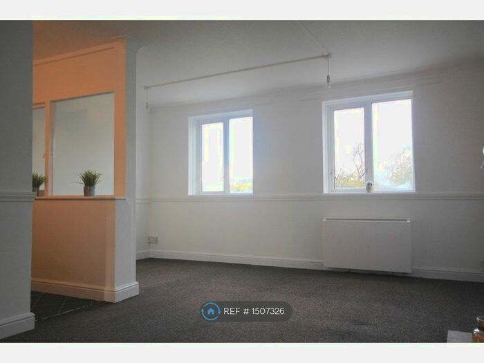 1 Bedroom Flat To Rent In Beech Court, Cannock, WS11