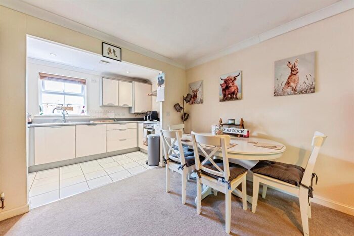 2 Bedroom Flat For Sale In Porter Square, Grantham, NG31
