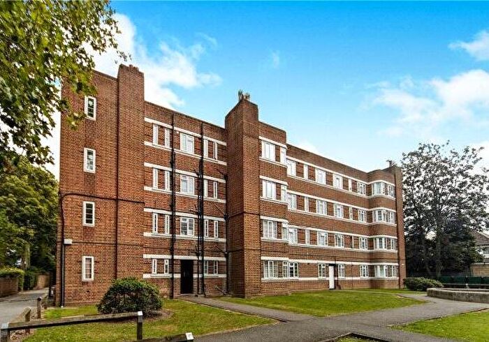 2 Bedroom Flat For Sale In London Road, Thornton Heath, Surrey, CR7