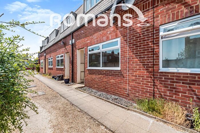 2 Bedroom House To Rent In Tigel Mews, Norcot Road, Tilehurst, RG30