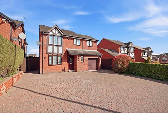 4 Bedroom Detached House For Sale In Whitecotes Lane, Walton, Chesterfield, S40