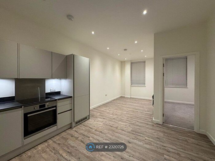 1 Bedroom Flat To Rent In London Road, Staines-Upon-Thames, TW18