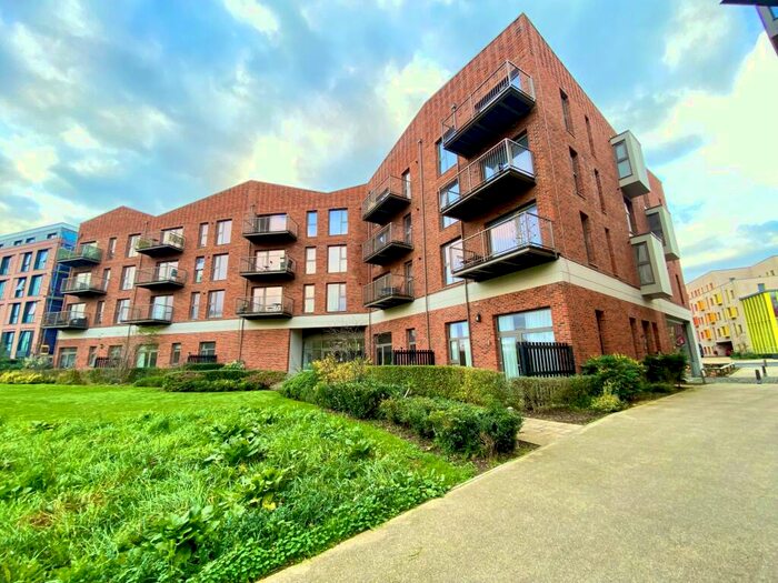 2 Bedroom Apartment To Rent In Walnut Tree Close, Guildford, GU1
