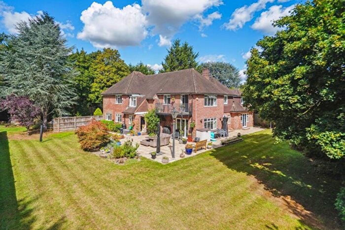 6 Bedroom Detached House For Sale In Wilton Lane, Jordans, HP9