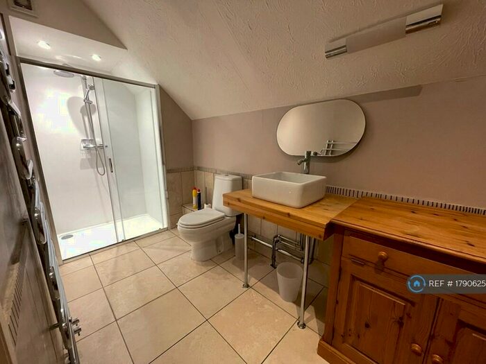2 Bedroom Flat To Rent In Bodorgan House, Bournemouth, BH2