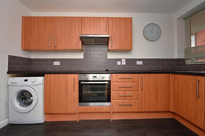 2 Bedroom Flat To Rent In Auckland Road East, Southsea, Hampshire, PO5