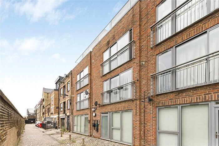 2 Bedroom Apartment For Sale In Glebe Road, London, E8