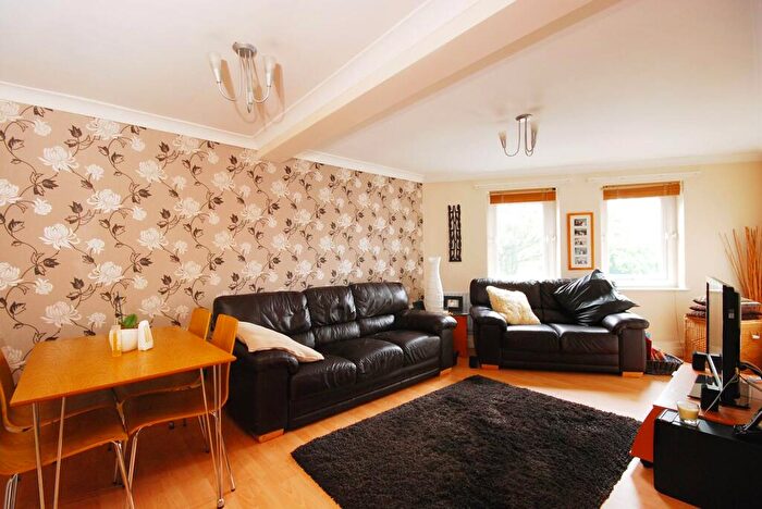 2 Bedroom Flat To Rent In Colegrove Road, Peckham, London, SE15
