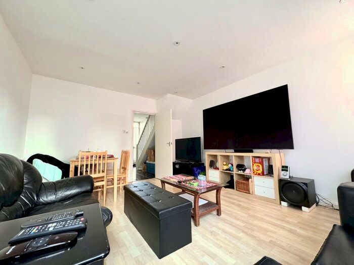 2 Bedroom Maisonette To Rent In Robert Street, Camden, NW1