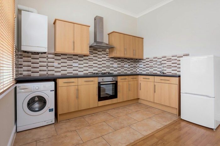 2 Bedroom Flat To Rent In Hoe Street, London E17