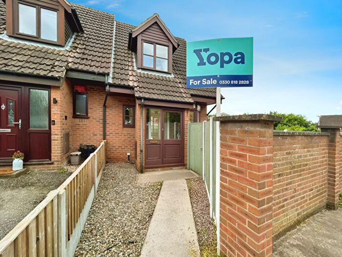 2 Bedroom End Of Terrace House For Sale In School Green, Clutton, CH3