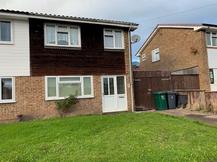 3 Bedroom Semi-Detached House To Rent In Wellwood Road, Swadlincote, DE11