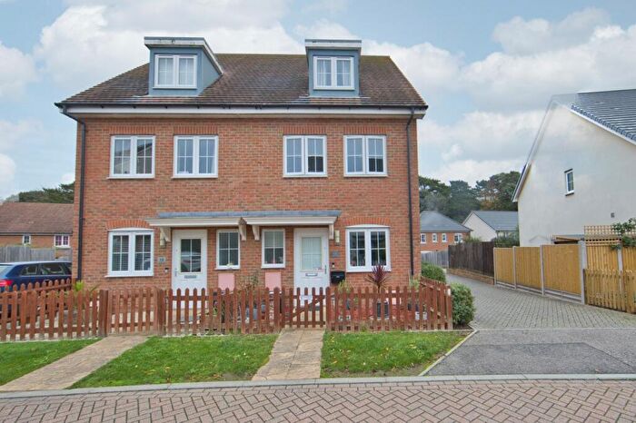 3 Bedroom Semi Detached House For Sale In Colmanton Grove, Deal, CT14