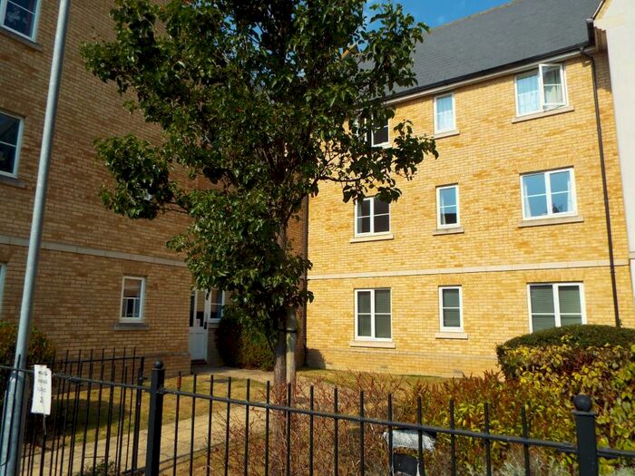 2 Bedroom Flat To Rent In Mortimer Gardens, Colchester, CO4