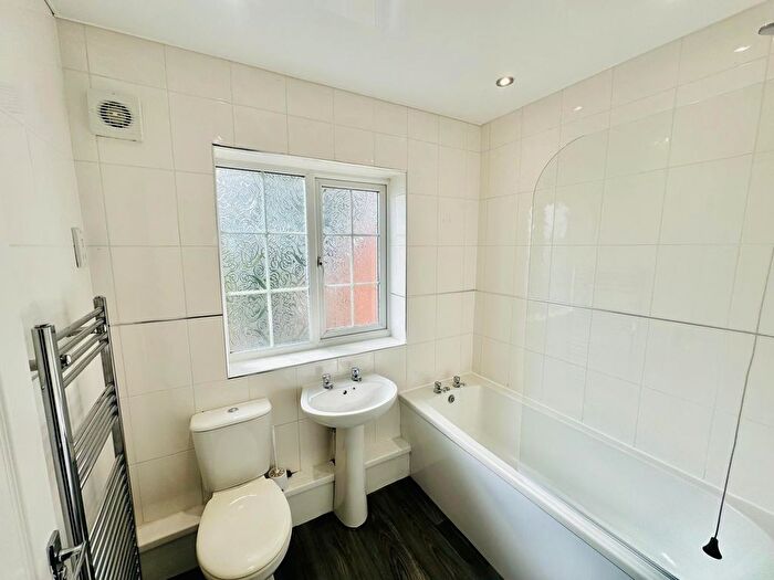 5 Bedroom Semi-Detached House To Rent In West Avenue, Westerhope, NE5