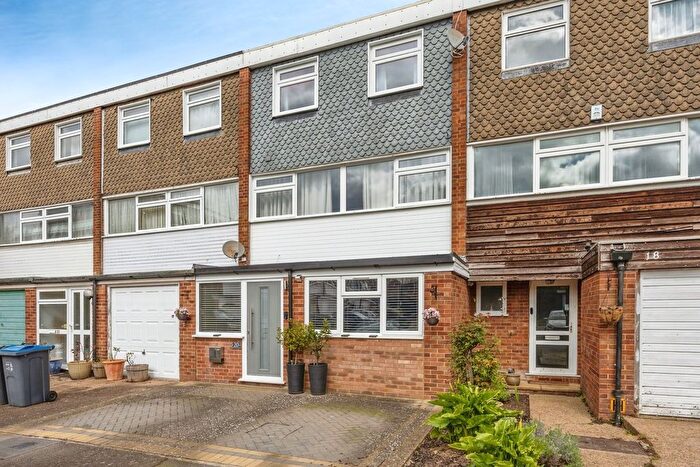 5 Bedroom Terraced House For Sale In Knighton Close, South Croydon, CR2