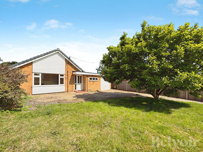 3 Bedroom Bungalow To Rent In Hills Road, Saham Toney, IP25