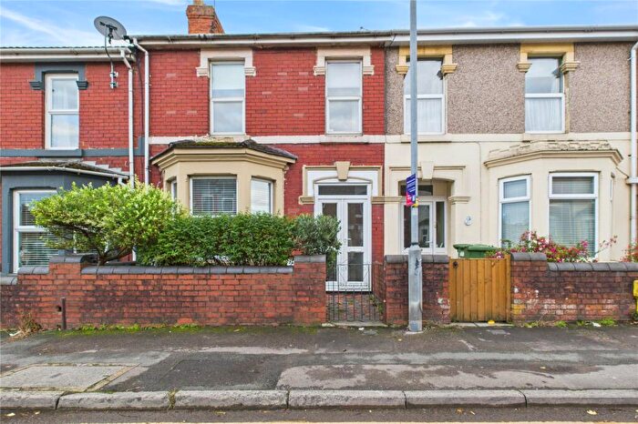 3 Bedroom Terraced House For Sale In Ferndale Road, Ferndale, Swindon, SN2