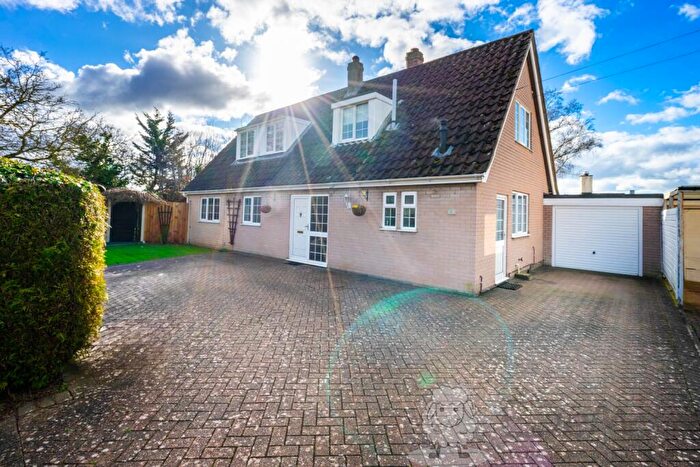 4 Bedroom Chalet For Sale In Clifton Road, Wymondham, Norfolk, NR18