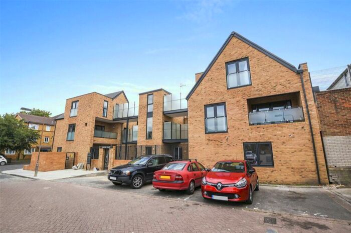 1 Bedroom Flat To Rent In Varcoe Road, London, SE16