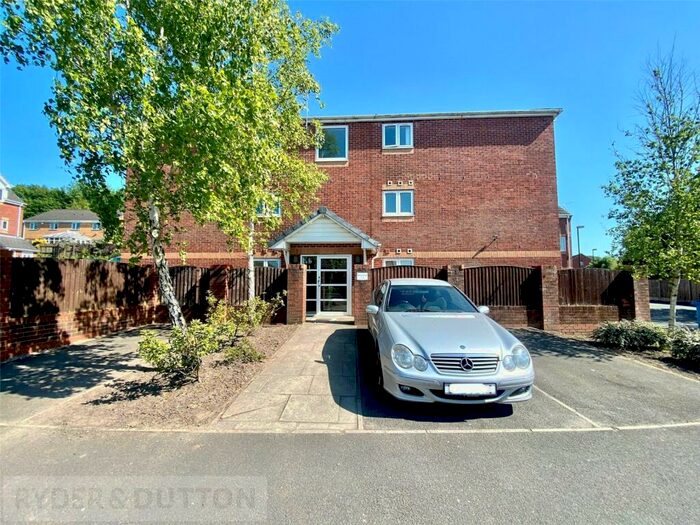 2 Bedroom Apartment To Rent In Stoneclough Mews, Oldham, Greater Manchester, OL1