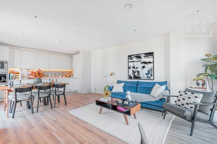 3 Bedroom Flat To Rent In George Street, Croydon, CR0