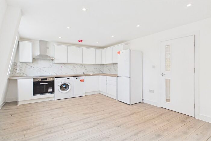 2 Bedroom Flat For Sale In Bray Court, Madeira Road, SW16