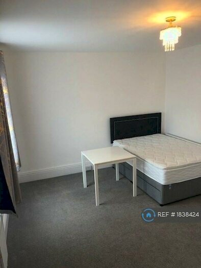 1 Bedroom Flat To Rent In Terrace Road, Walton-On-Thames, KT12
