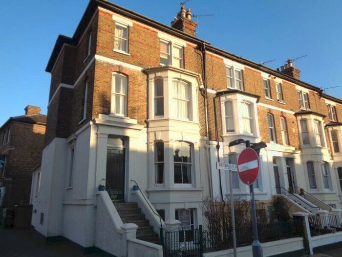 1 Bedroom Flat To Rent In Devereux Road, Southend-On-Sea, SS1