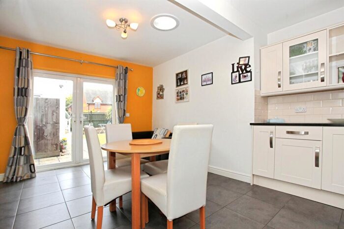 3 Bedroom Semi-Detached Bungalow For Sale In The Steynings, Peterborough, PE4