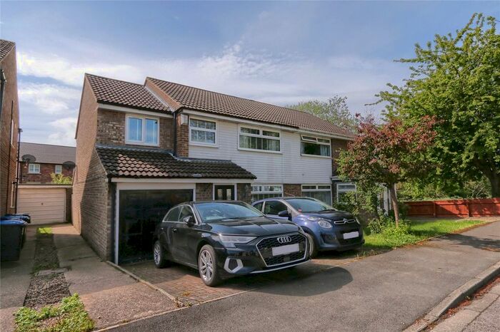 4 Bedroom Semi-Detached House To Rent In Gayton Sands, Middlesbrough, TS5