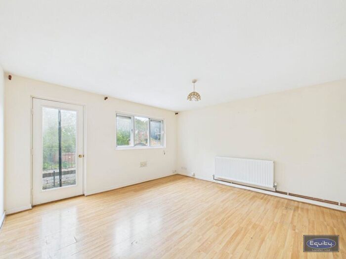 2 Bedroom Maisonette To Rent In Haldane Road, London, SE28