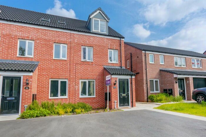 3 Bedroom End Of Terrace House To Rent In Peregrine Gardens, Clipstone Village, Mansfield, NG21