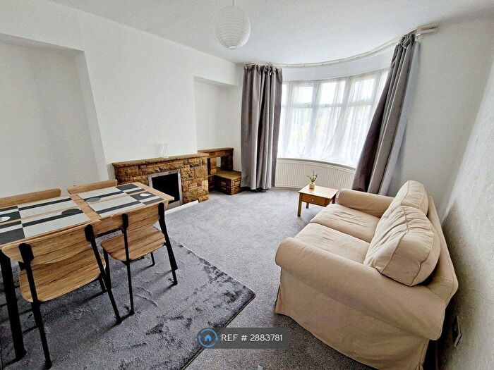 3 Bedroom Semi-detached House To Rent In Osbaldwick, York, YO10