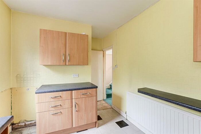 3 Bedroom Detached House For Sale In Newlyn Drive, Aspley, Nottinghamshire, NG8