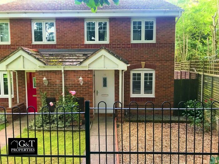 3 Bedroom Terraced House To Rent In The Beck, Dudley, DY2