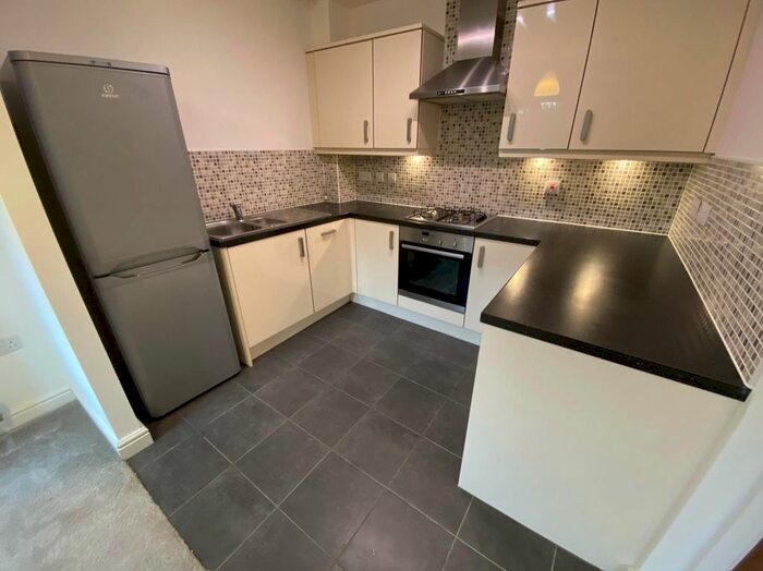 2 Bedroom Flat To Rent In Wolsey Island Way, Leicester, LE4