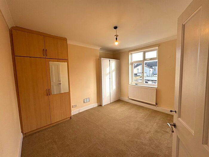 3 Bedroom Terraced House For Sale In Trinity Road, Southall, UB1