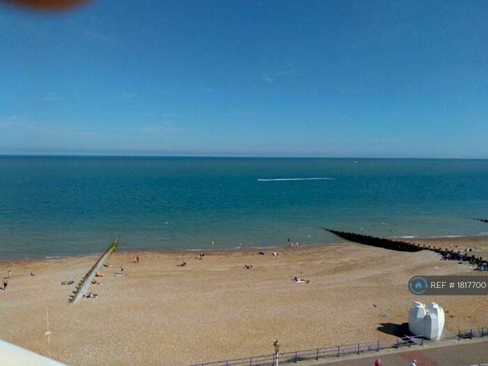 2 Bedroom Flat To Rent In Royal Parade, Eastbourne, BN22