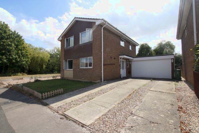 4 Bedroom House To Rent In Eastmere, Swindon, SN3