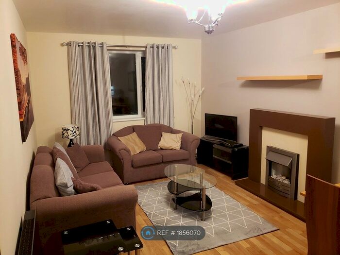 1 Bedroom Flat To Rent In Coopers Court, London, W3