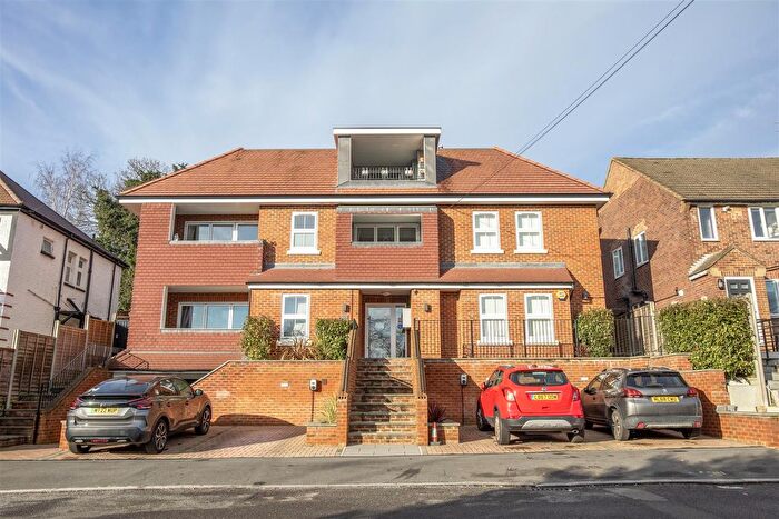 1 Bedroom Flat For Sale In South Drive, Coulsdon, CR5